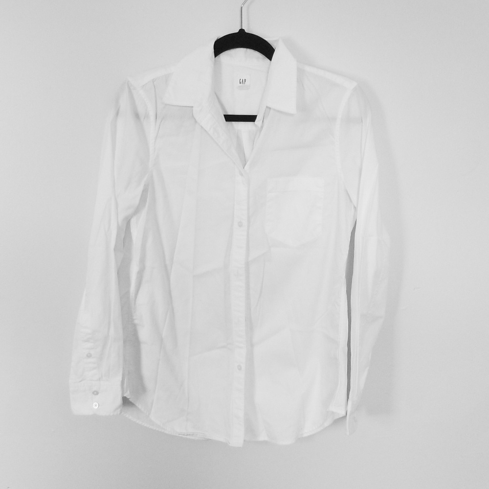 GAP white button up girlfriend shirt